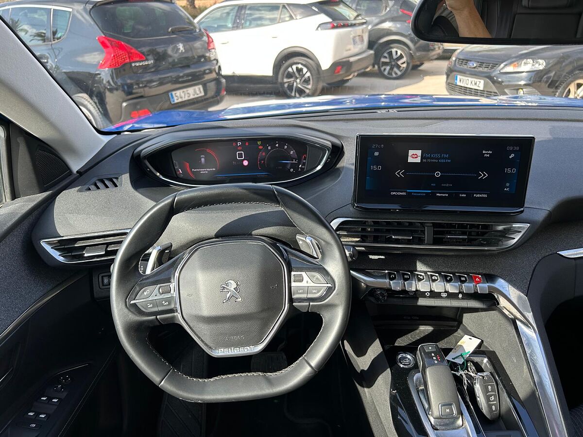 PEUGEOT 3008 ALLURE 1.2. E-THP AUTO SPANISH LHD IN SPAIN ONLY 30000 MILES 2021
